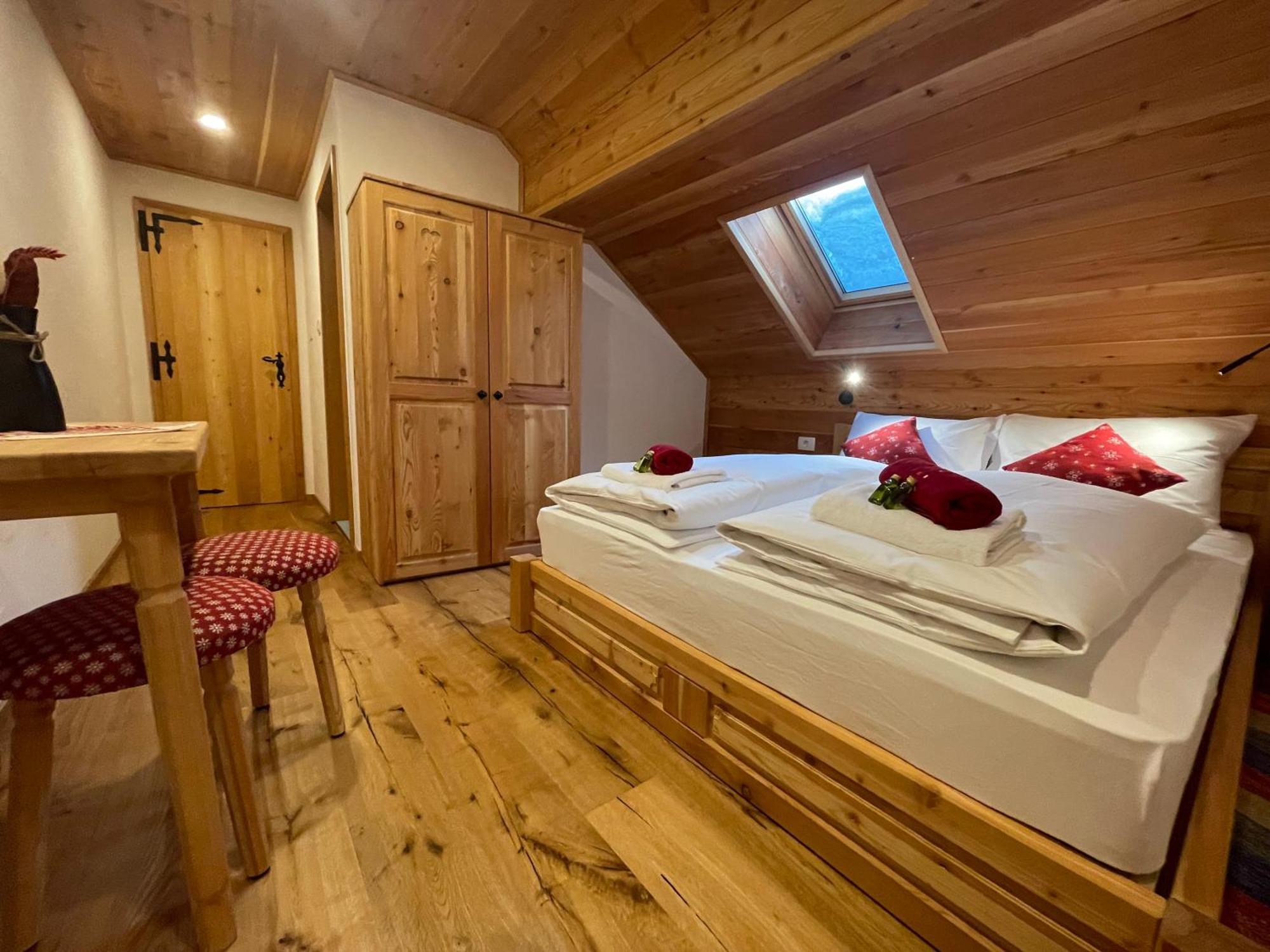 Hotel Surc Kranjska Gora Room photo